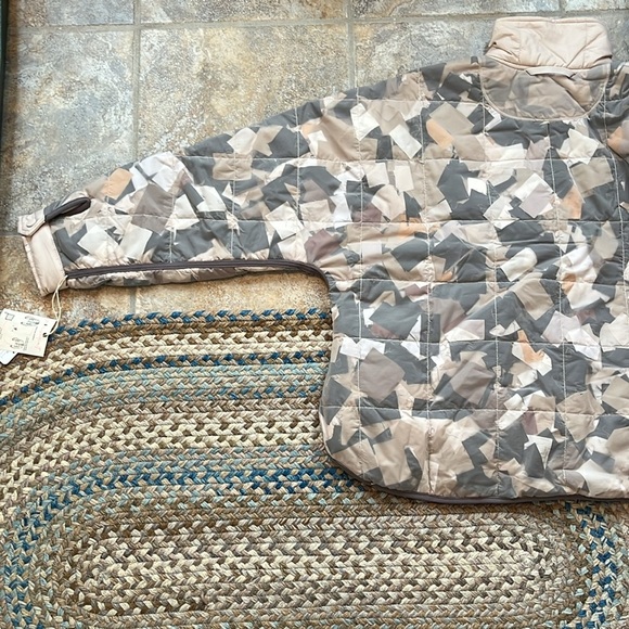 Free People Scrap Repurposed Pippa Packable Puffer Size Medium NWT - Picture 16 of 17